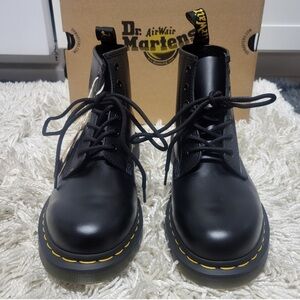 NWT - Dr. Martens- Unisex- Black Leather Boots- Mens 9 Womens 10